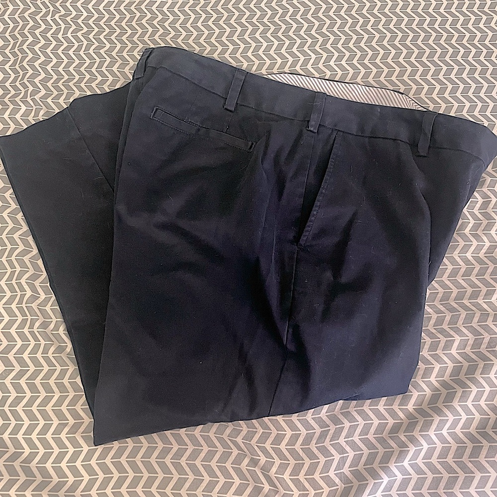 Lands’ End women’s chino capri pants, navy, size 16W. Mid-rise, straight leg.EUC
